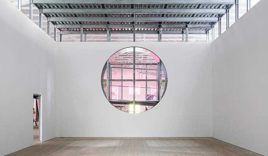 Room with a round window