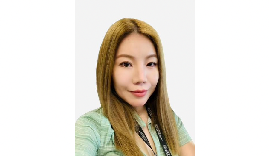 portrait of Lucy Li